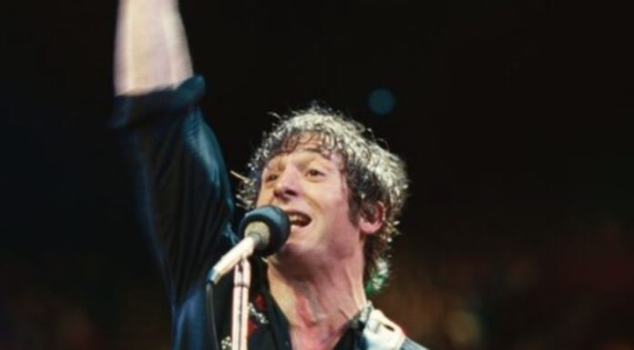 Jeremy Allen White Bruce Springsteen Deliver Me from Nowhere
